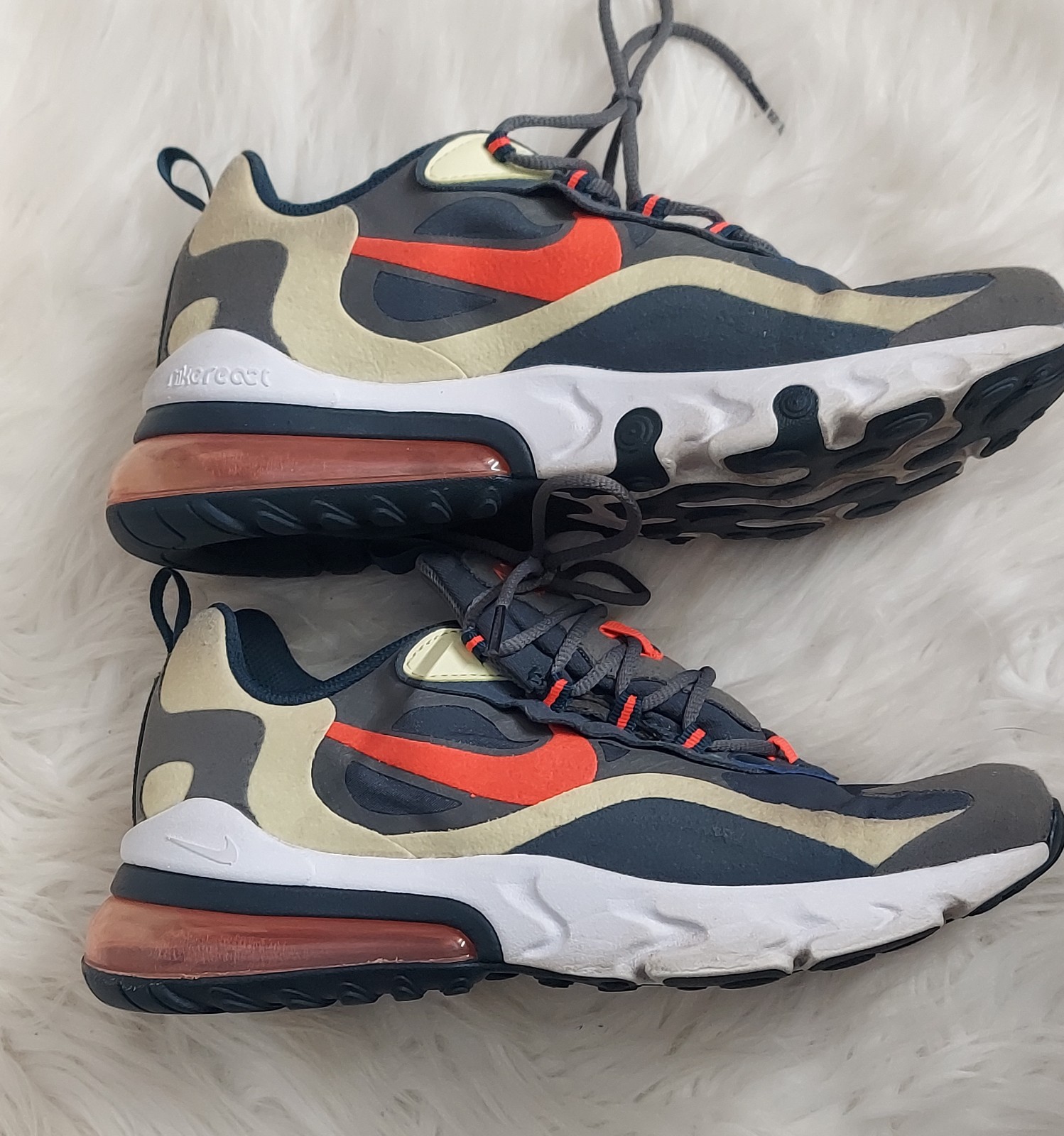 Nike Youth Air Max 270 Reaction excellent condition sz 6.5