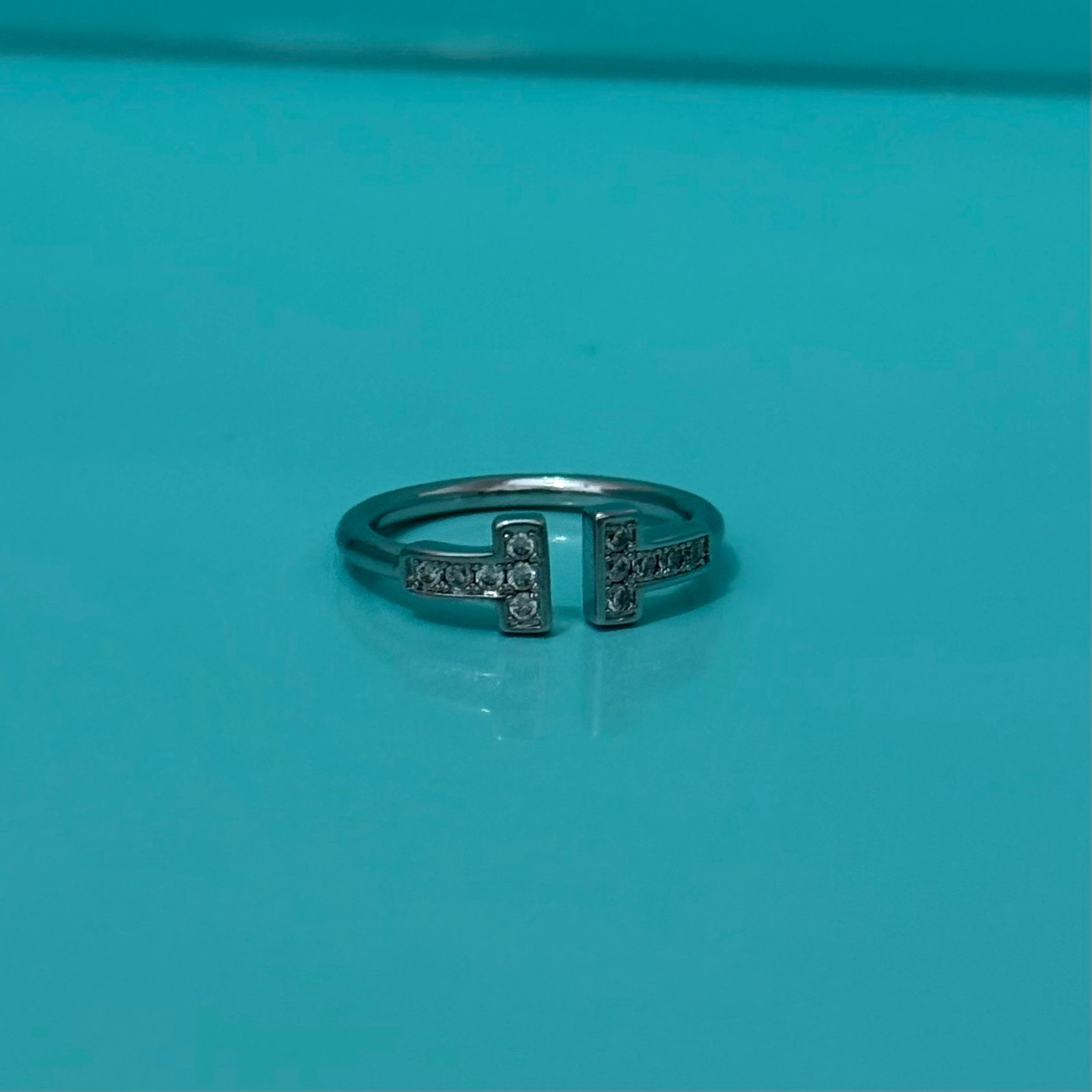 ✨INSPIRED ✨ T Wire Ring Size 6.5