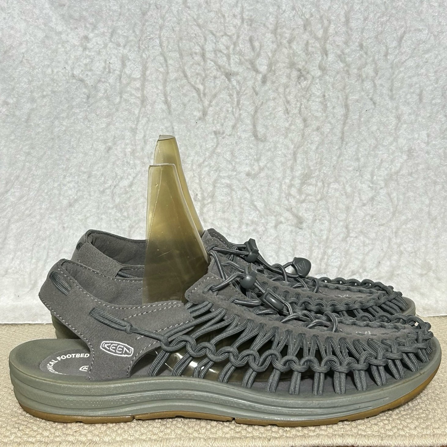 KEEN Mens Uneek Paracord String Grey Casual Canvas Sandals Shoes SZ 9.5