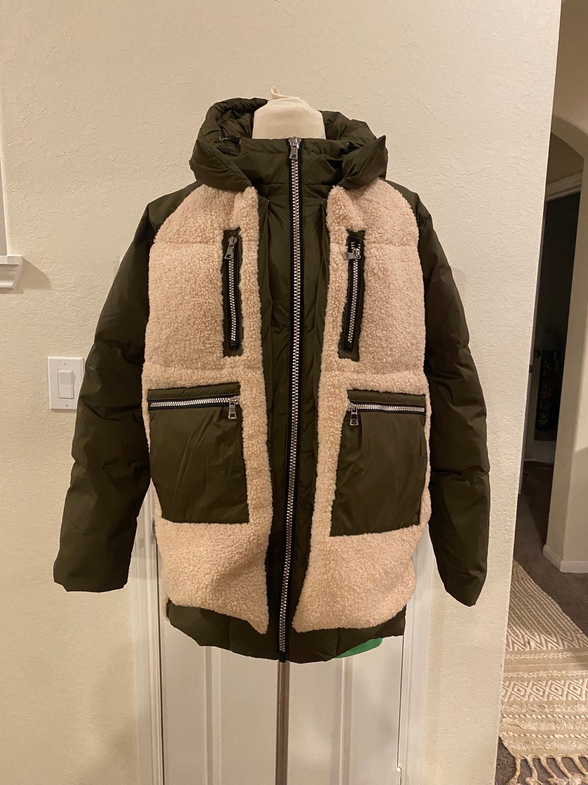 Orolay women’s Sz XS (runs big and can easily fit a size small) coat jacket. Su
