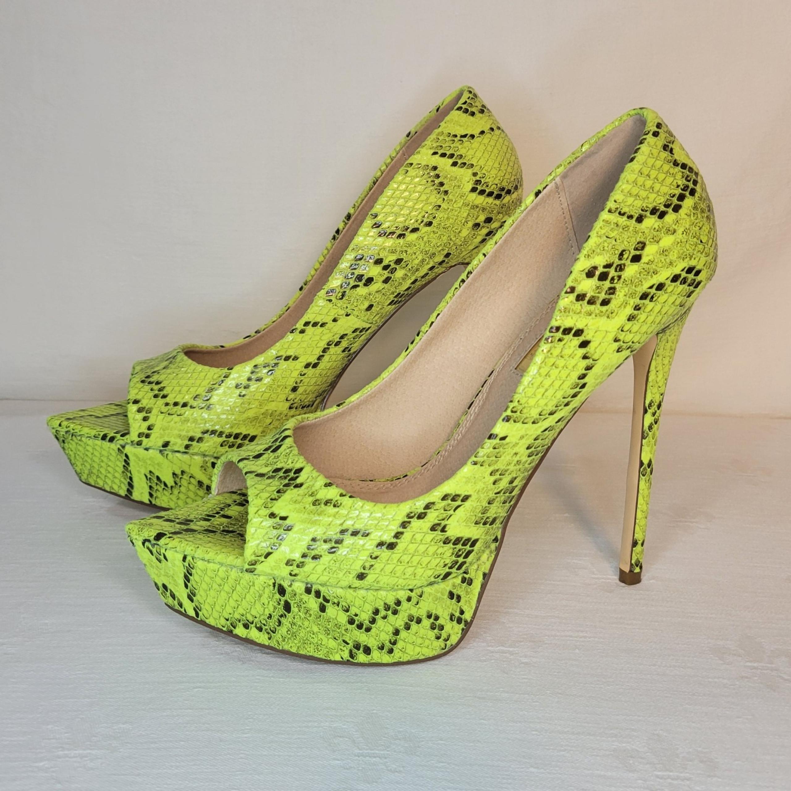 Liliana (Womens 8) Neon Lime Green Snake Print Pointy Peep toe Platform 5" Heels