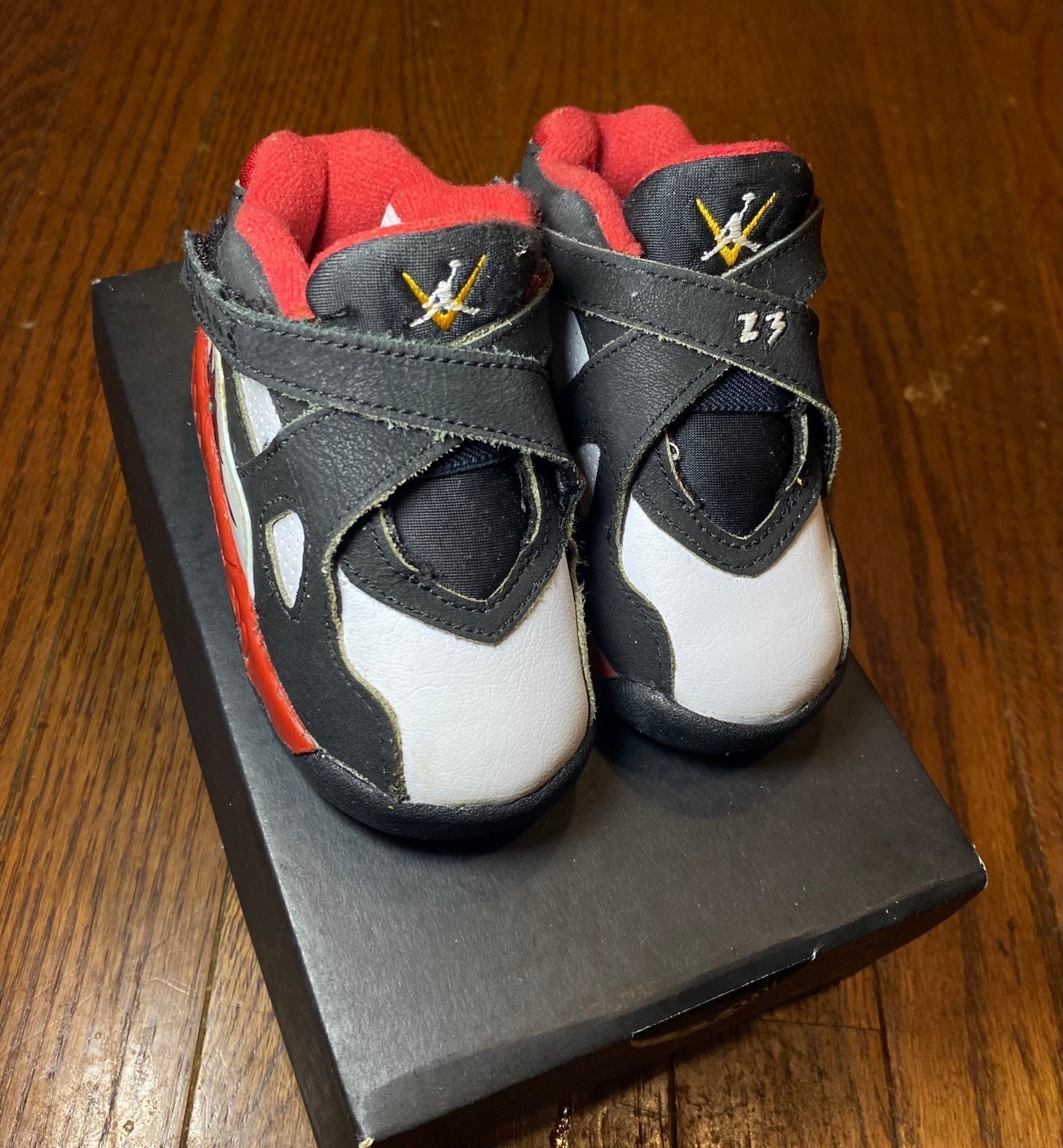 Kids Jordan 8 Retro (NWOT) size 5c
