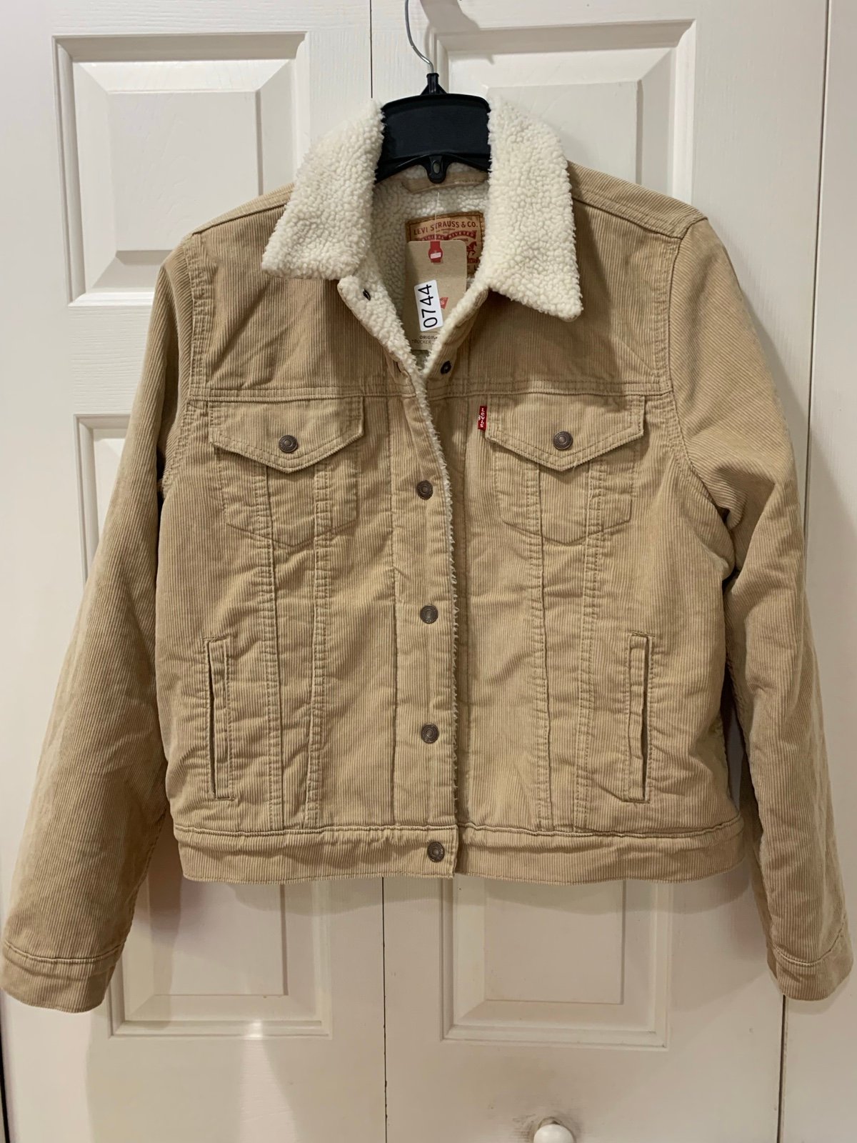 NWT women’s Levi’s corduroy with faux shearling original trucker jacket size LG