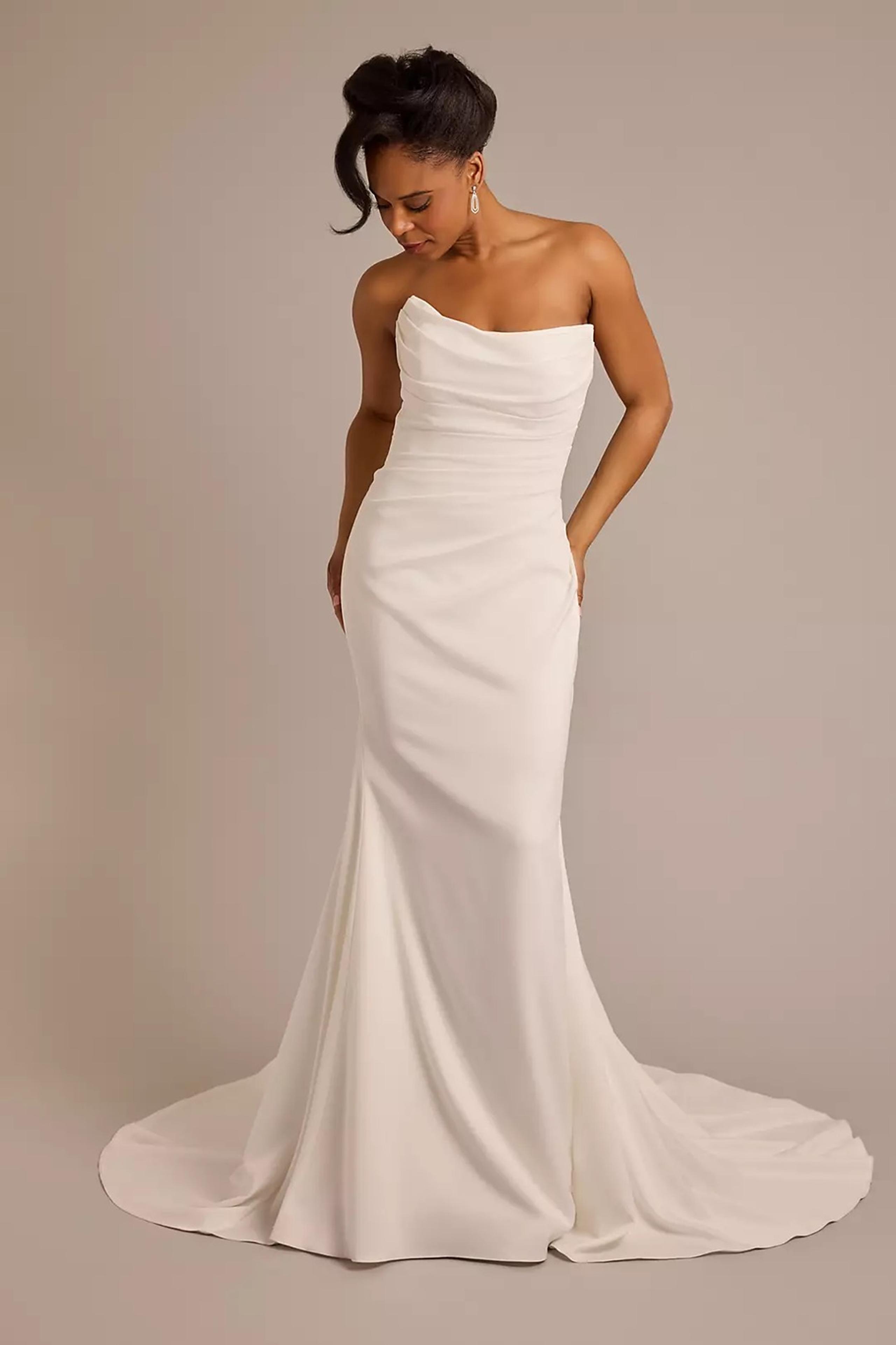 Galina Signature SWG985 Wedding Dress w/ Veil & Bridal Bag
