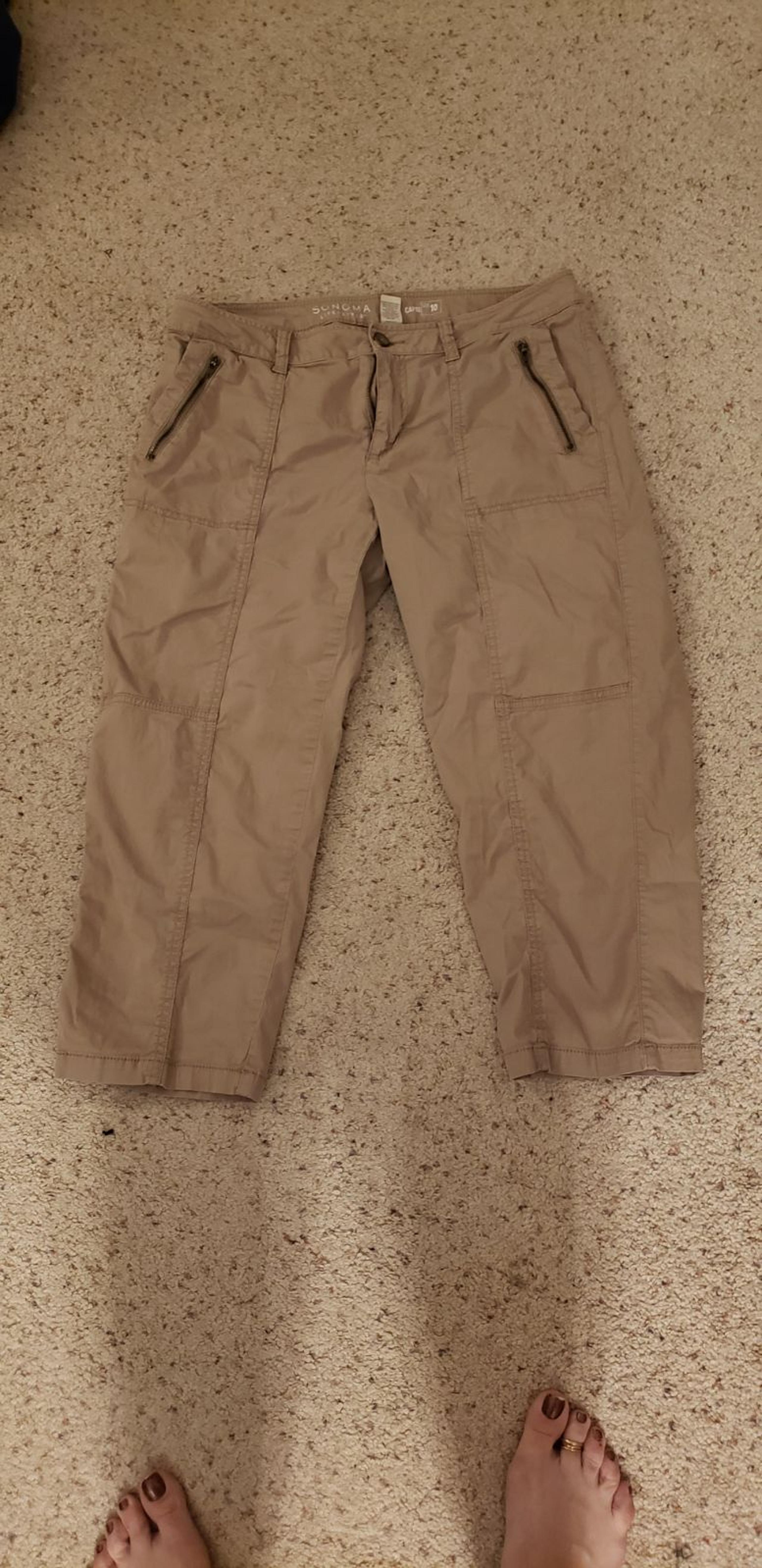 Sonoma Khaki Capris, 10