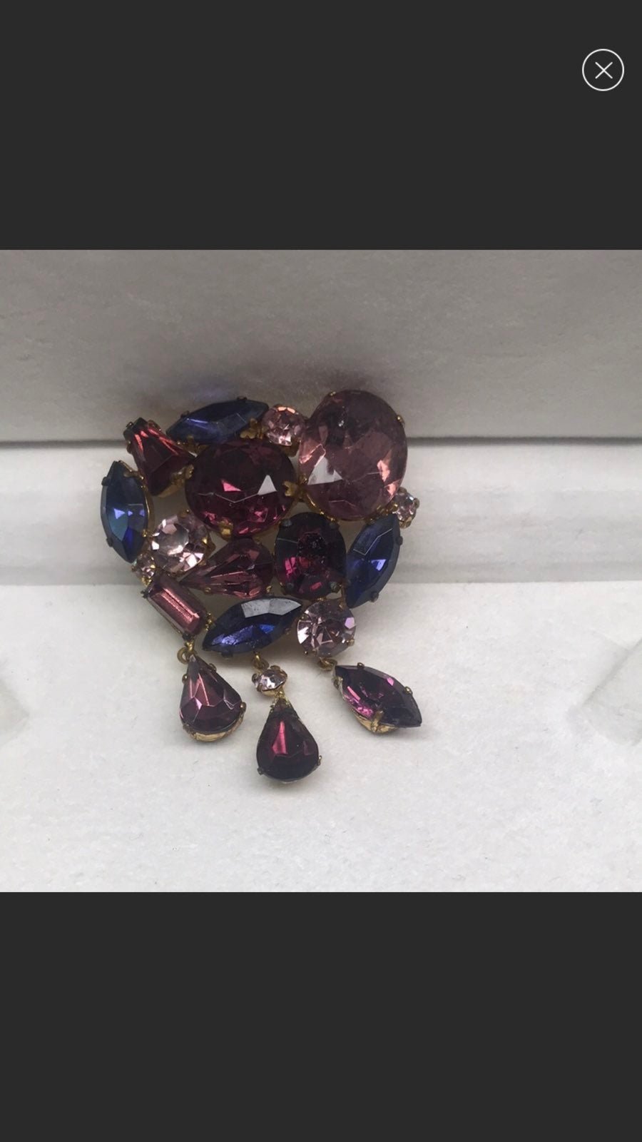 Art deco brooch rhistones