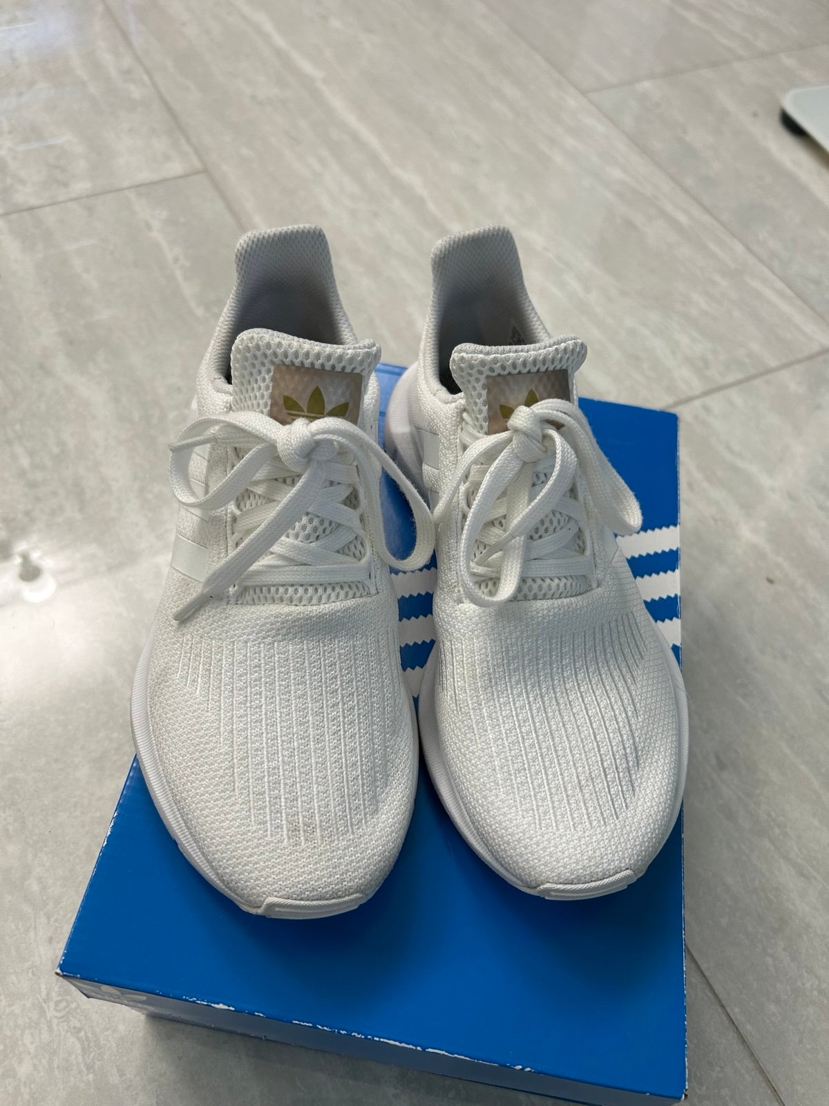 Womens Adidas Swift Run W size 7