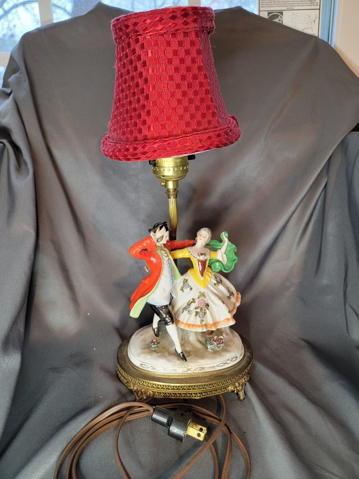 Antique Vtg Capodimonte Style Porcelain Colonial Man Woman Figural Boudoir Lamp