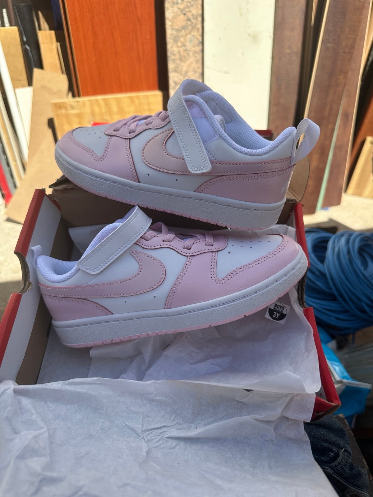 Girls Nike court borough