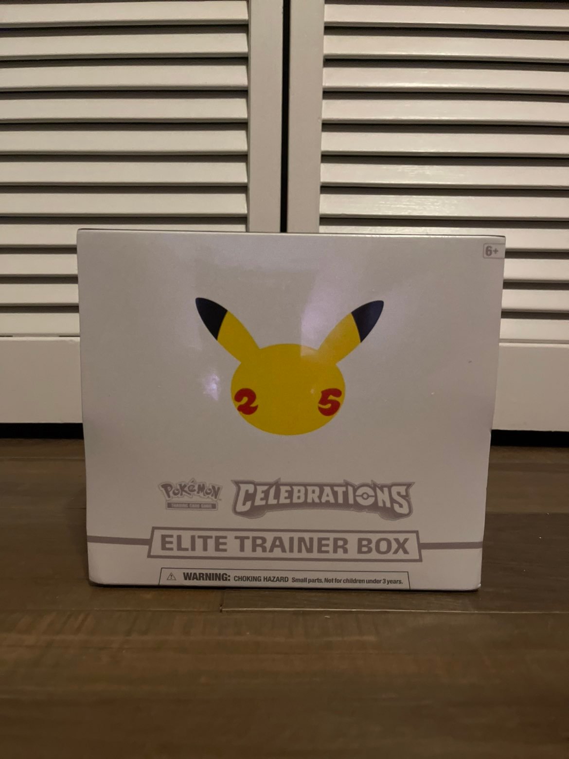 Pokémon: Celebrations Elite Trainer Box