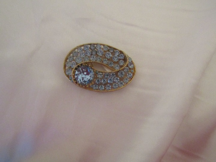 Vintage to antique broach