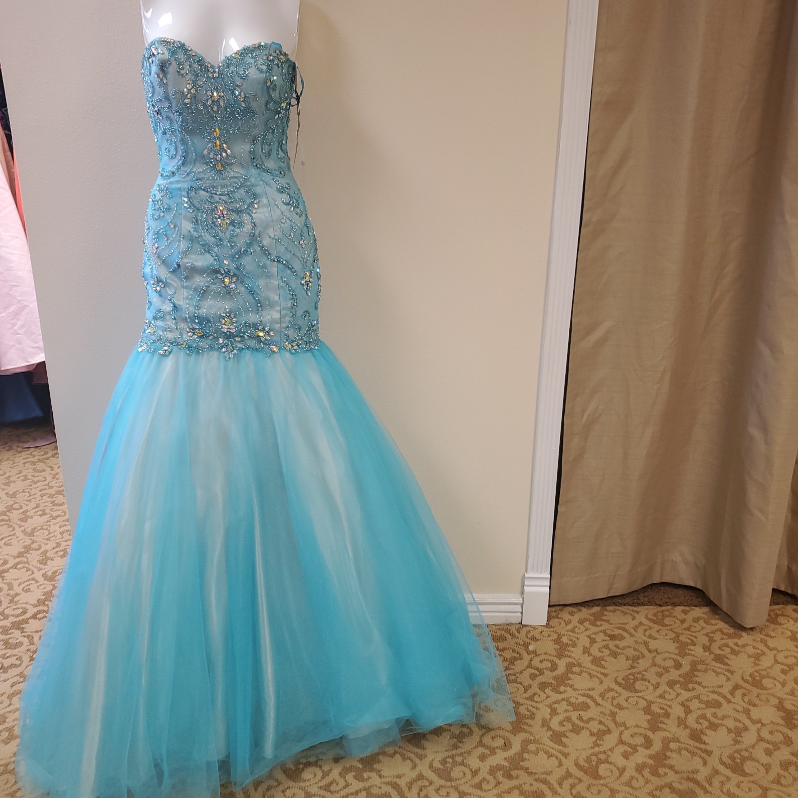 Nwt Morrell Maxie size 0 prom dress