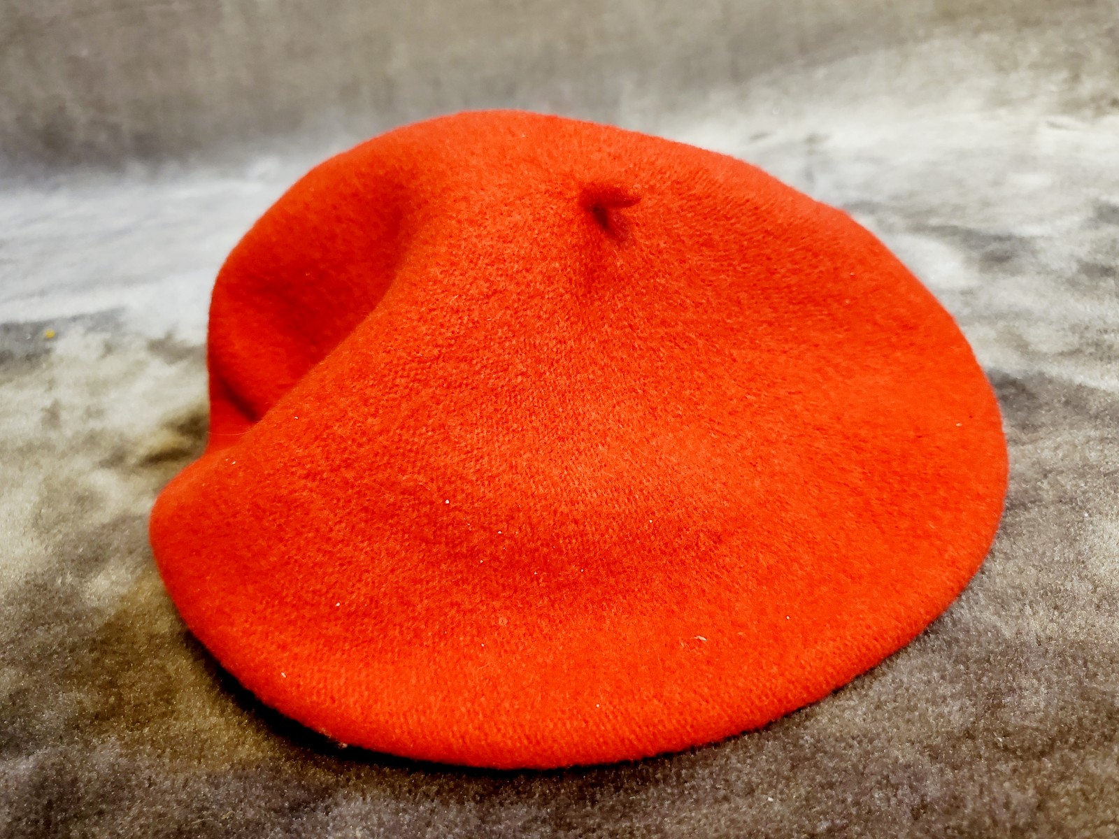 Raspberry Baret 100% Wool