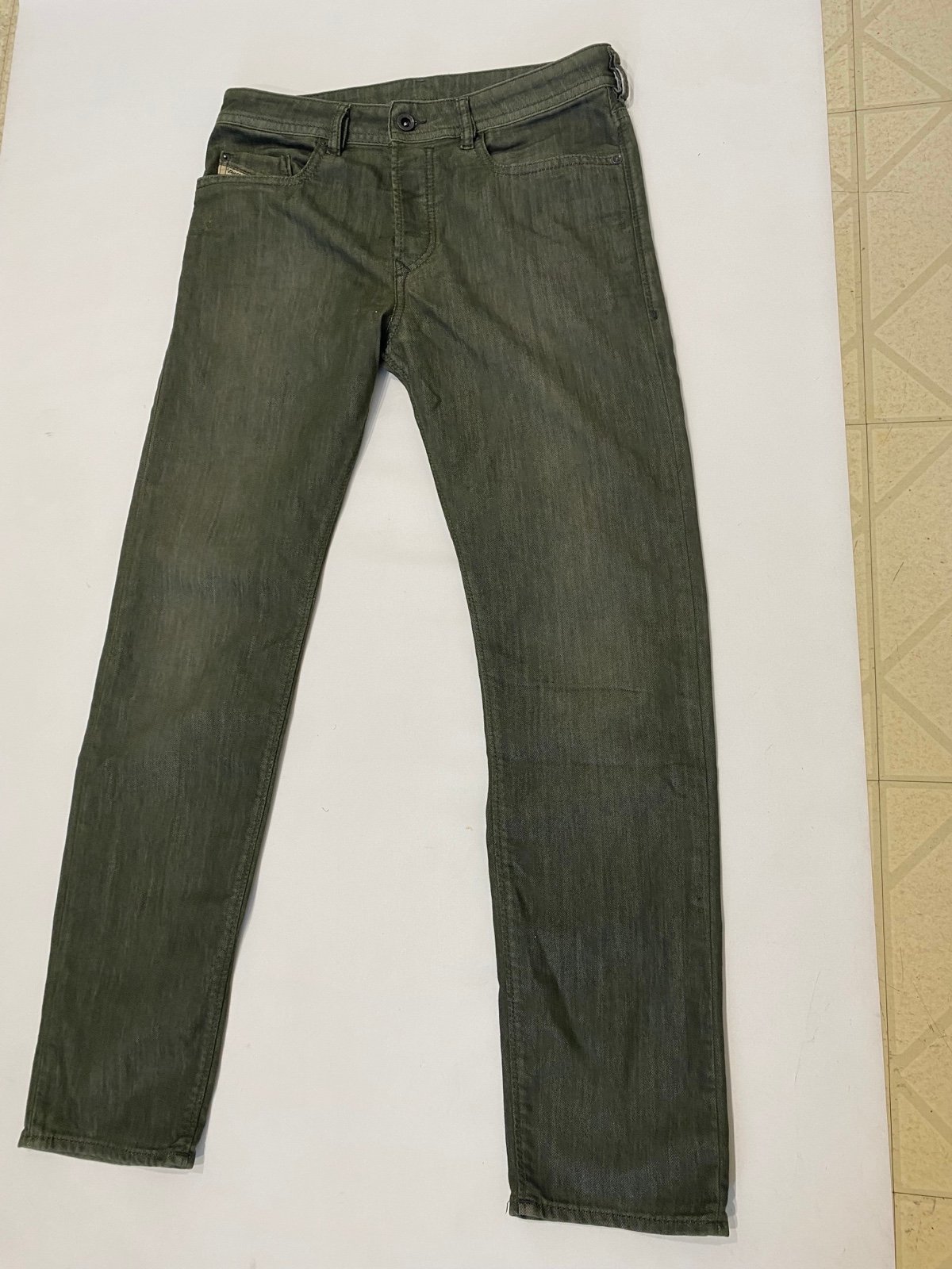 Diesel Men's Buster Regular Slim Tapered Fit Size 30
