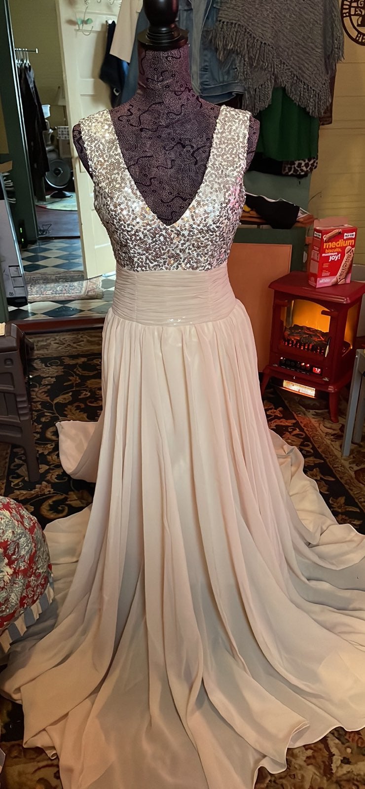 Women's Size 10 Unbranded Prom/Ball/Wedding Gown