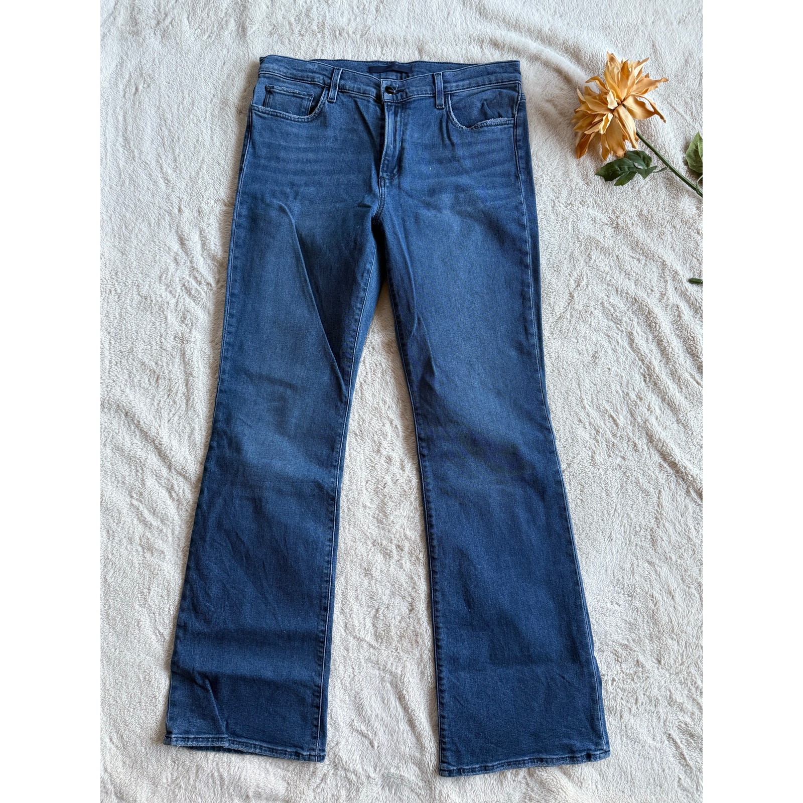Joe's Jeans The Frankie Bootcut Mid-Rise Size 32