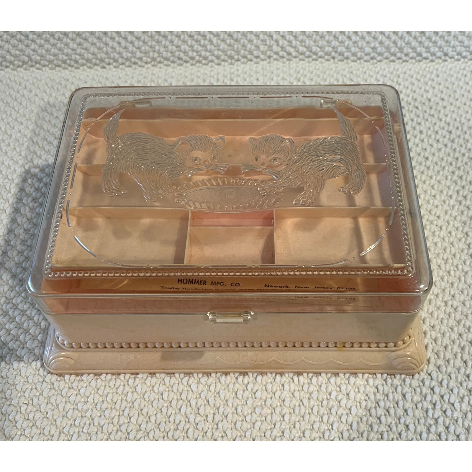 1950s Hommer Mfg Co Hard Plastic Pink Clear Lid Kittens Sewing Box VTG
