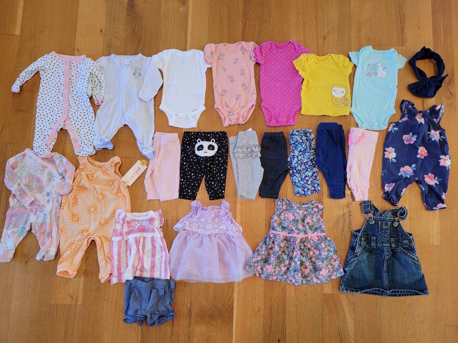 Baby girls size newborn clothes bundle