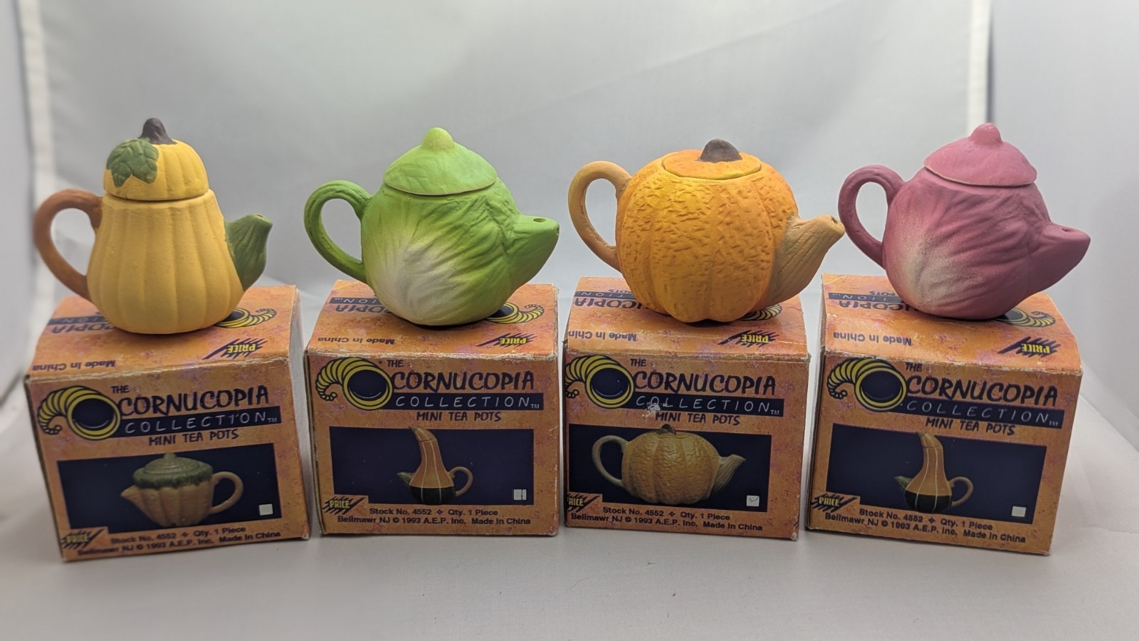 The CORNUCOPIA Collection MINI TEA POTS Porcelain VEGETABLE Pumpkin LIDS x4 EUC!