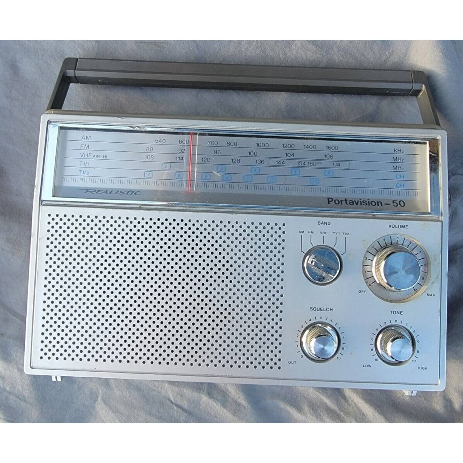 Vintage Realistic Deluxe 5 Band AM FM AIR WX Radio Portavision 50 model 12-780