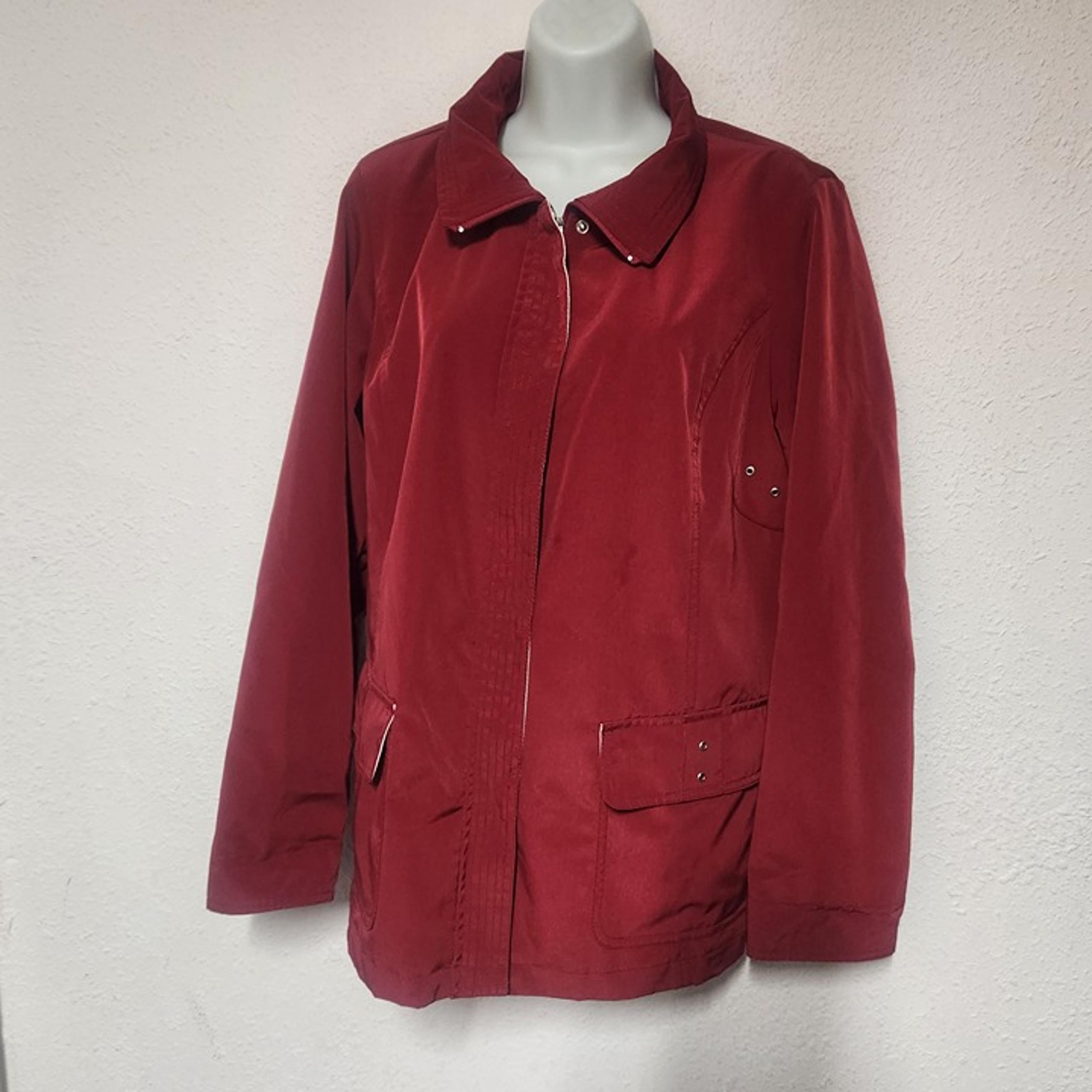 Weather Tamer stylish weatherproof Jacket, Maroon, lined, in size Large (12-14)