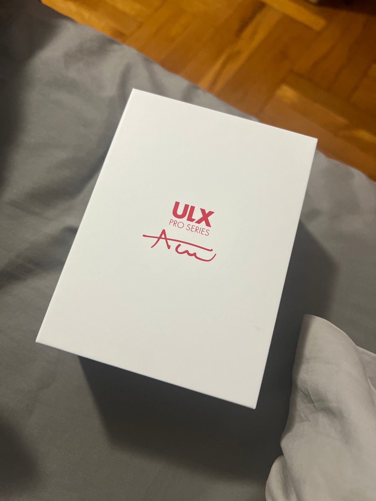 Finalmouse ulx ACEU in white/red L
