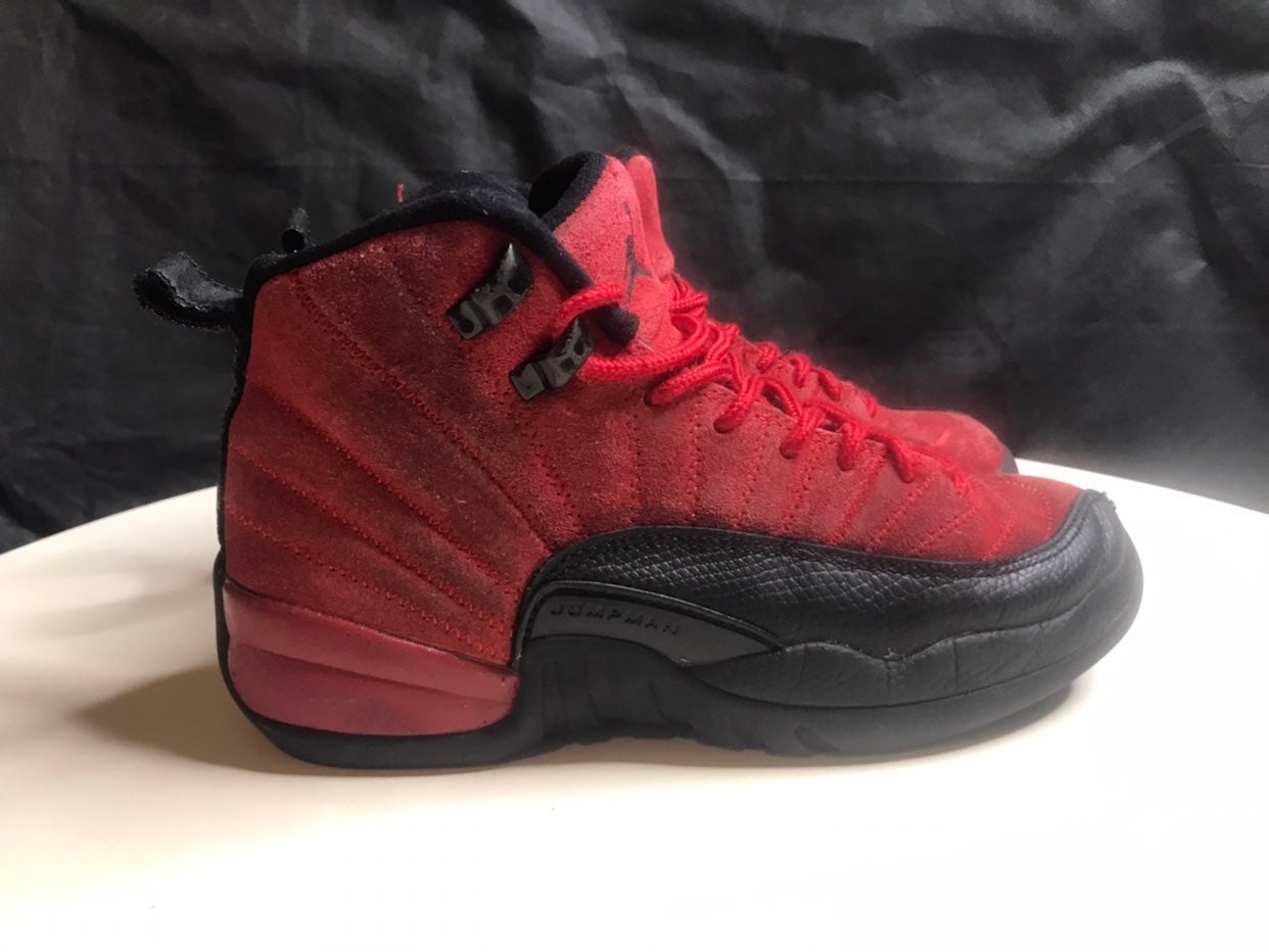 BOYS Air Jordan 12 Reverse Flu Game Retro Varsity Red Black 153265-602 4 Y Shoes