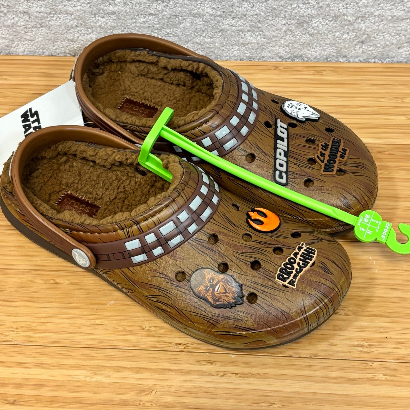 CROCS STAR WARS Chewbacca × Crocs Classic Clog J6 Or Mens 6