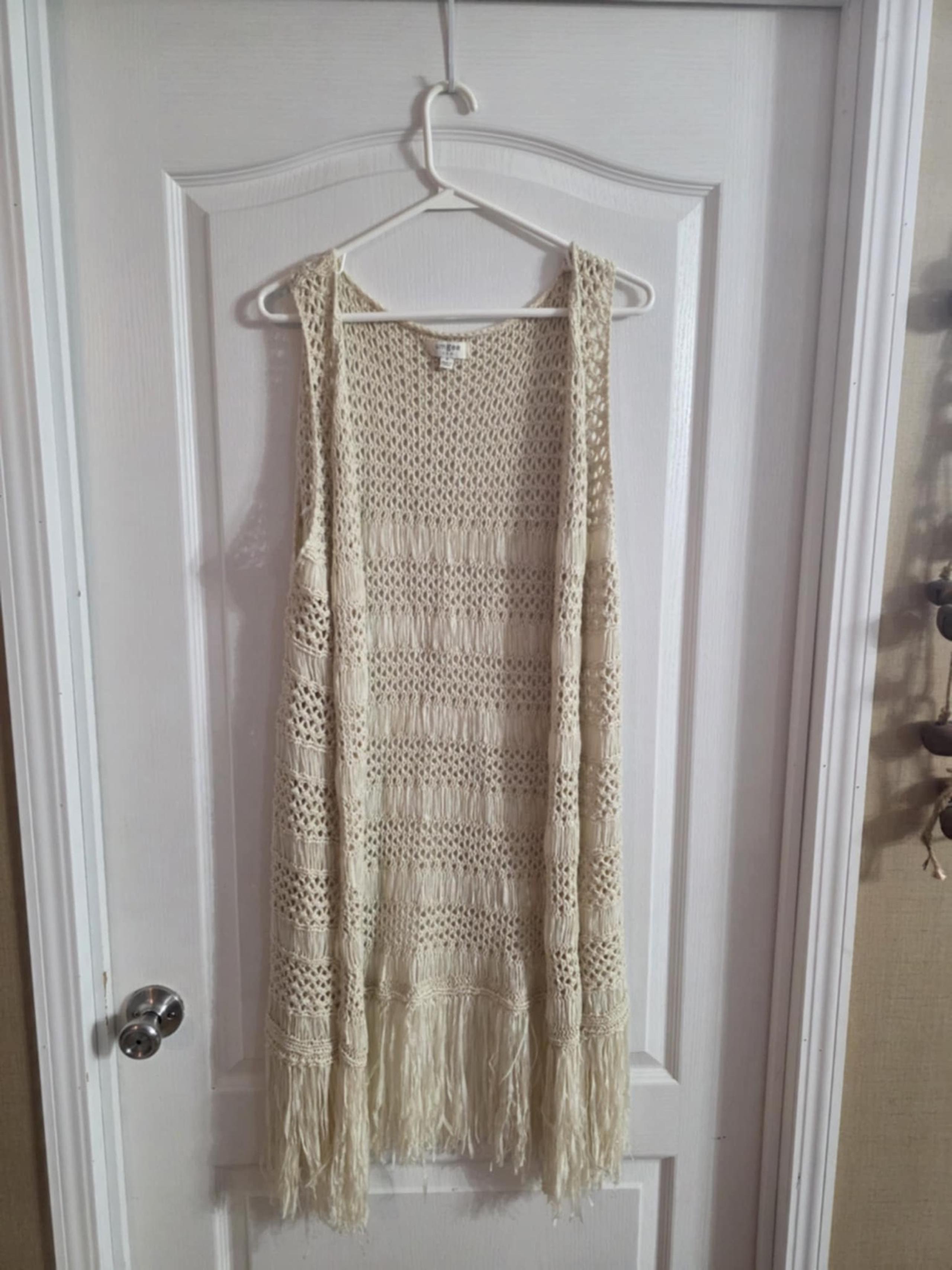Umgee Women’s Cream Boho Crochet Fringe Kimono Sz M. 6064