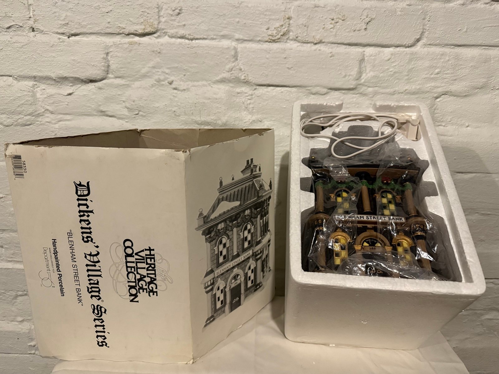 Blenham Street Bank, Dickers’ Village, Heritage Village Collection Dept 56
