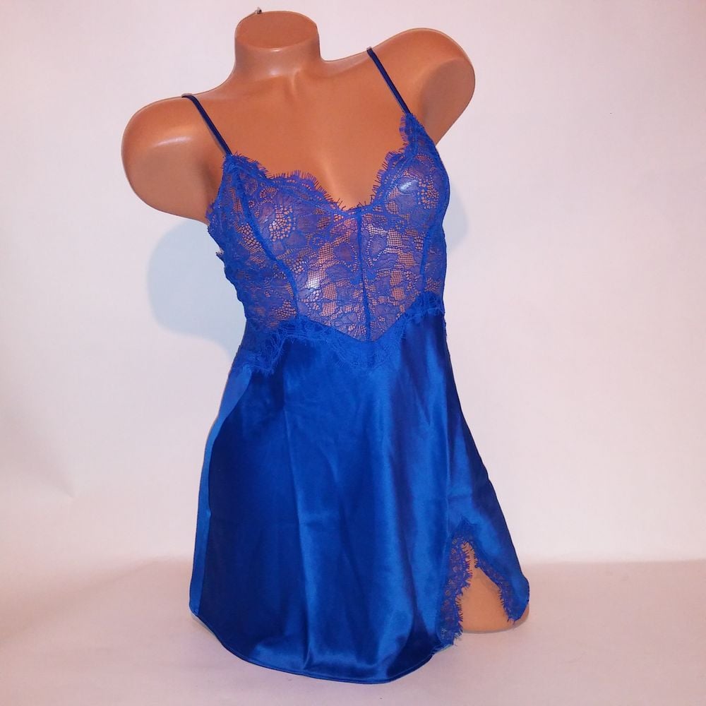 Victoria Secret Lingerie Chemise Slip XS Royal Blue Lace Trim Solid Side Slit