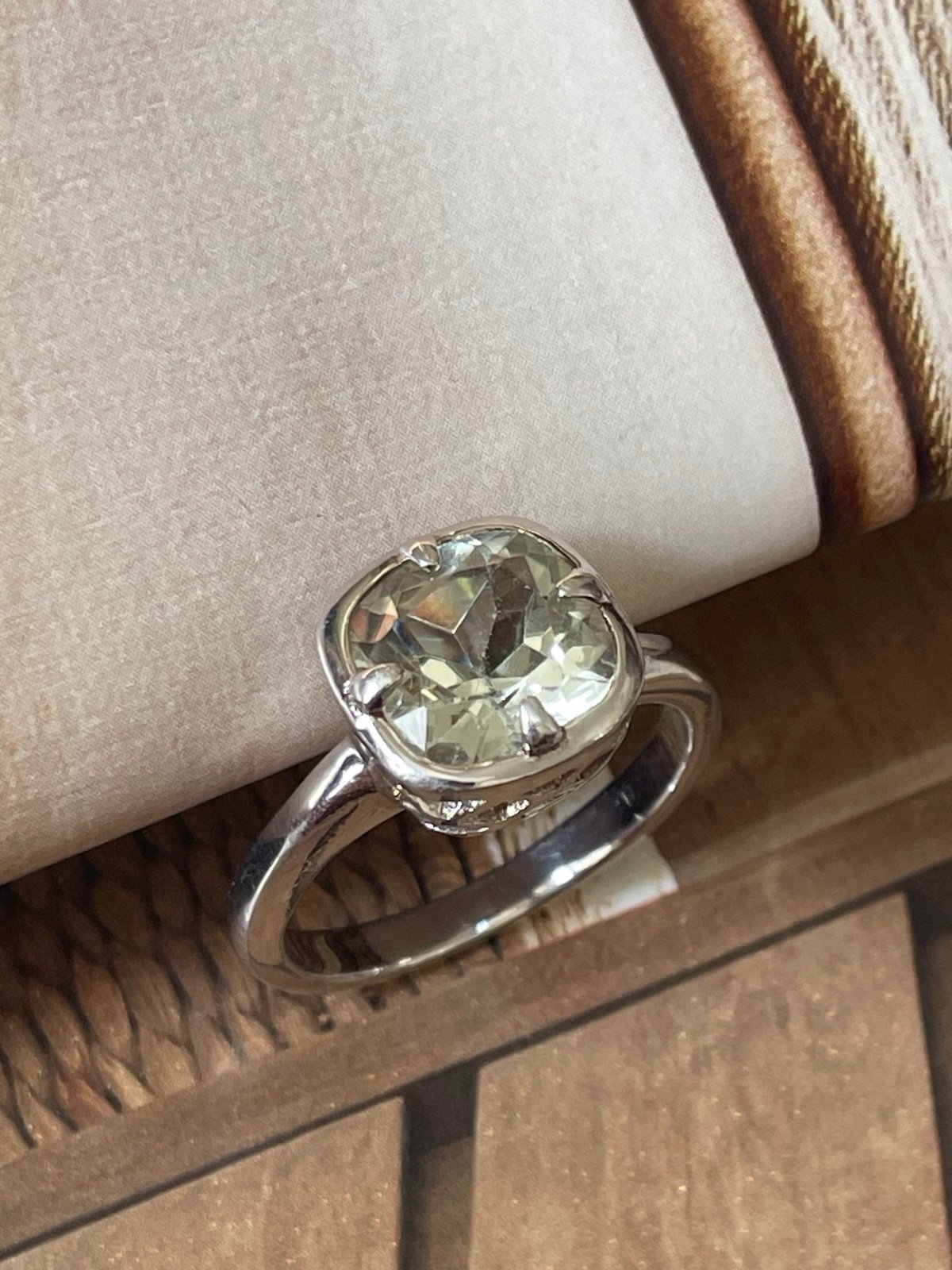 925 Sterling silver stunning timeless ring US: 9 natural Green Amethyst Ring,