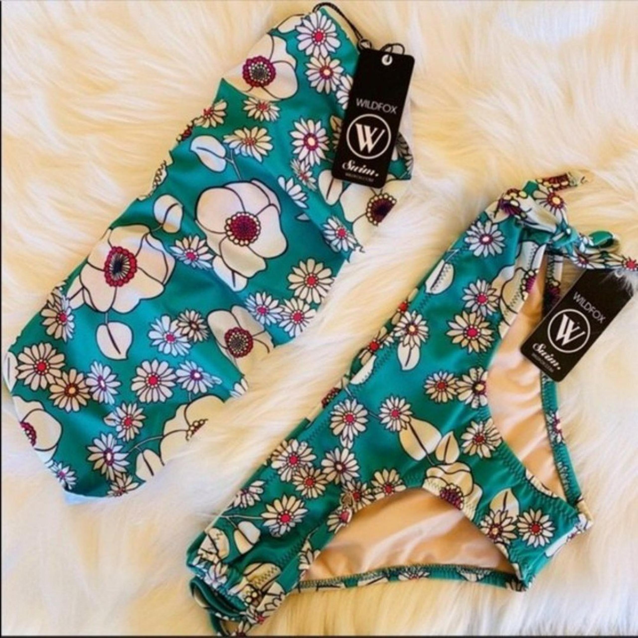 WILDFOX Womens Size Small Sixties Bandeau Bikini Set