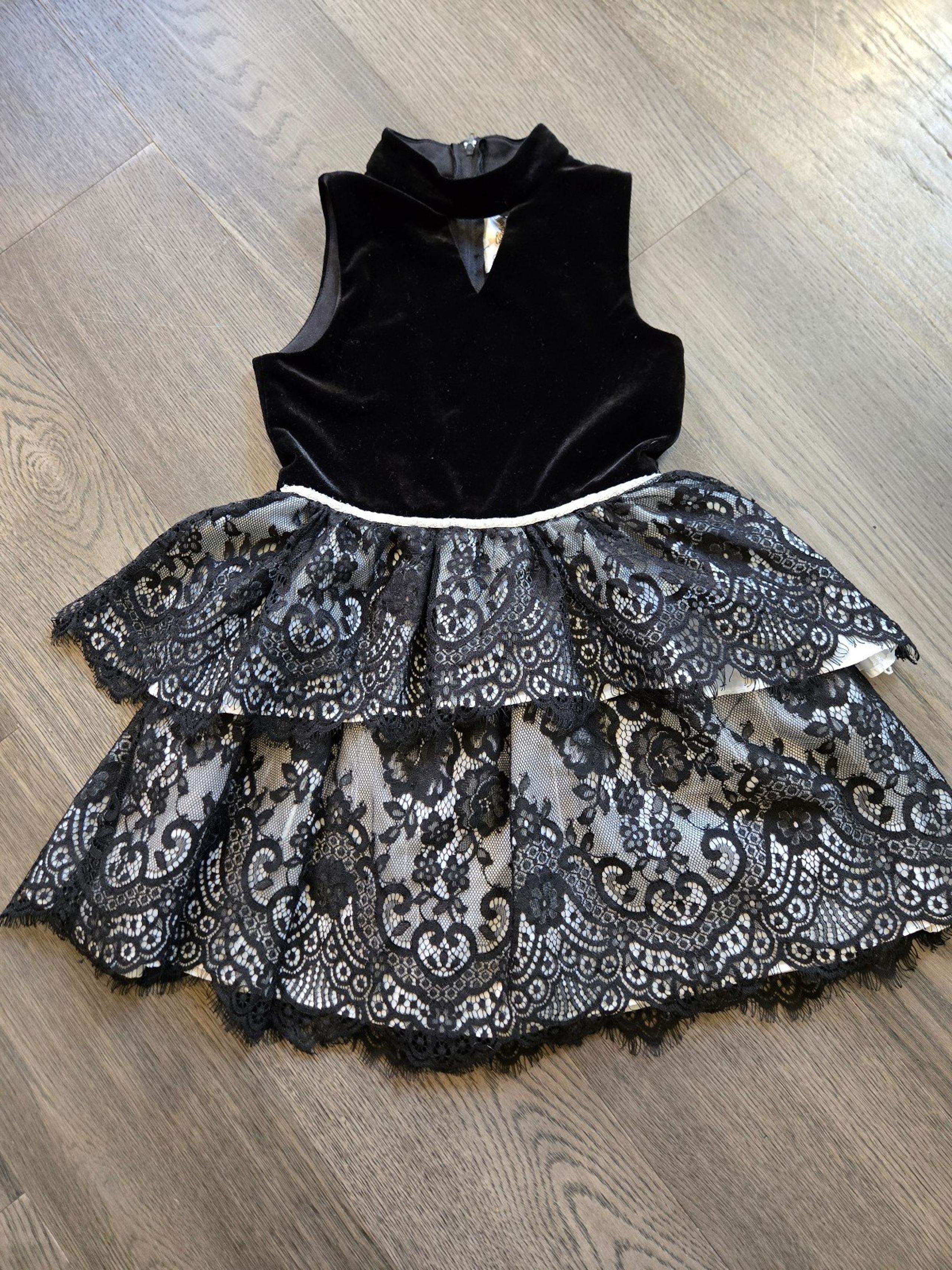 Girls black dress 6/7