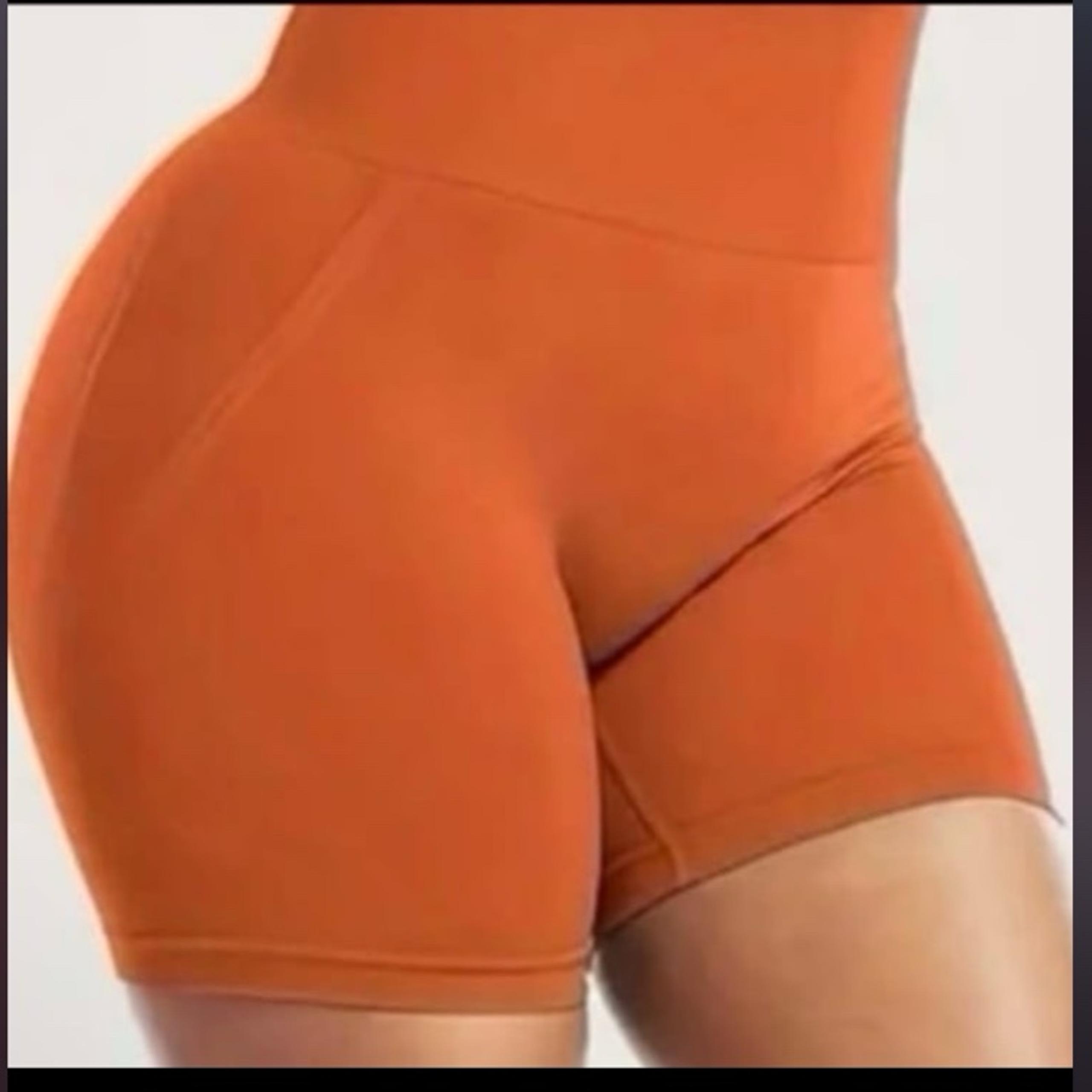 lookat Uplifting Tucking Booty shorts