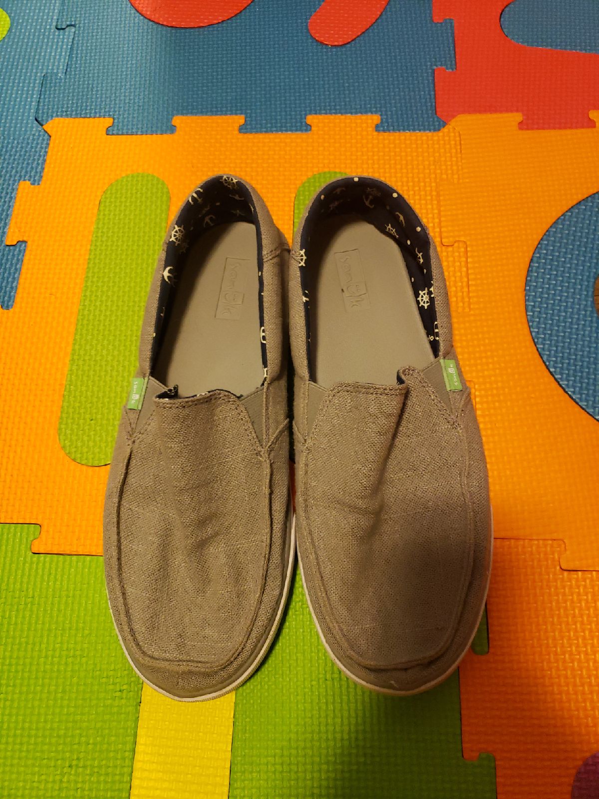 Mens grey sanuk