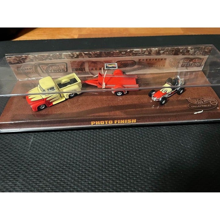 Hot Wheels Photo Finish 1956 Ford Pickup Truck 1960’s Sprinit Car Trailer 1/64