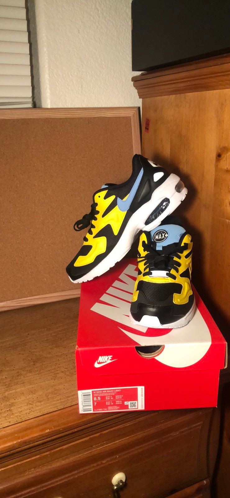 WMNS Nike air MAX2 light