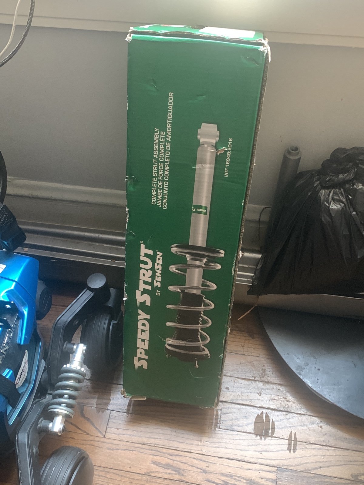 Chrysler 200 strut