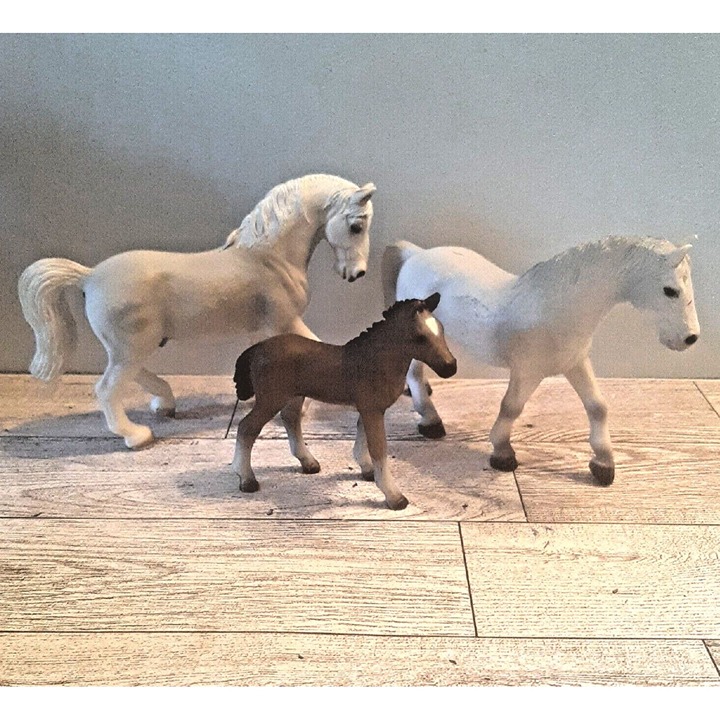 3 Schleich Horses Horse Pony 2001 2003 2004 White Brown Plastic German designed