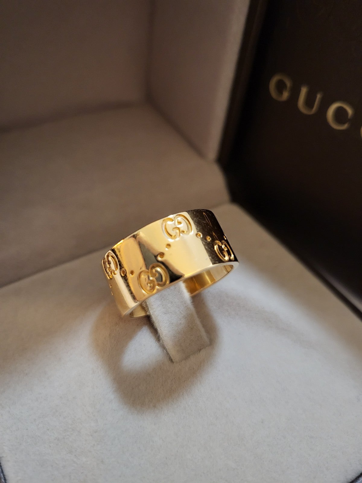 Authentic Gucci Icon Wide Ring in 18K [750] solid yellow gold
