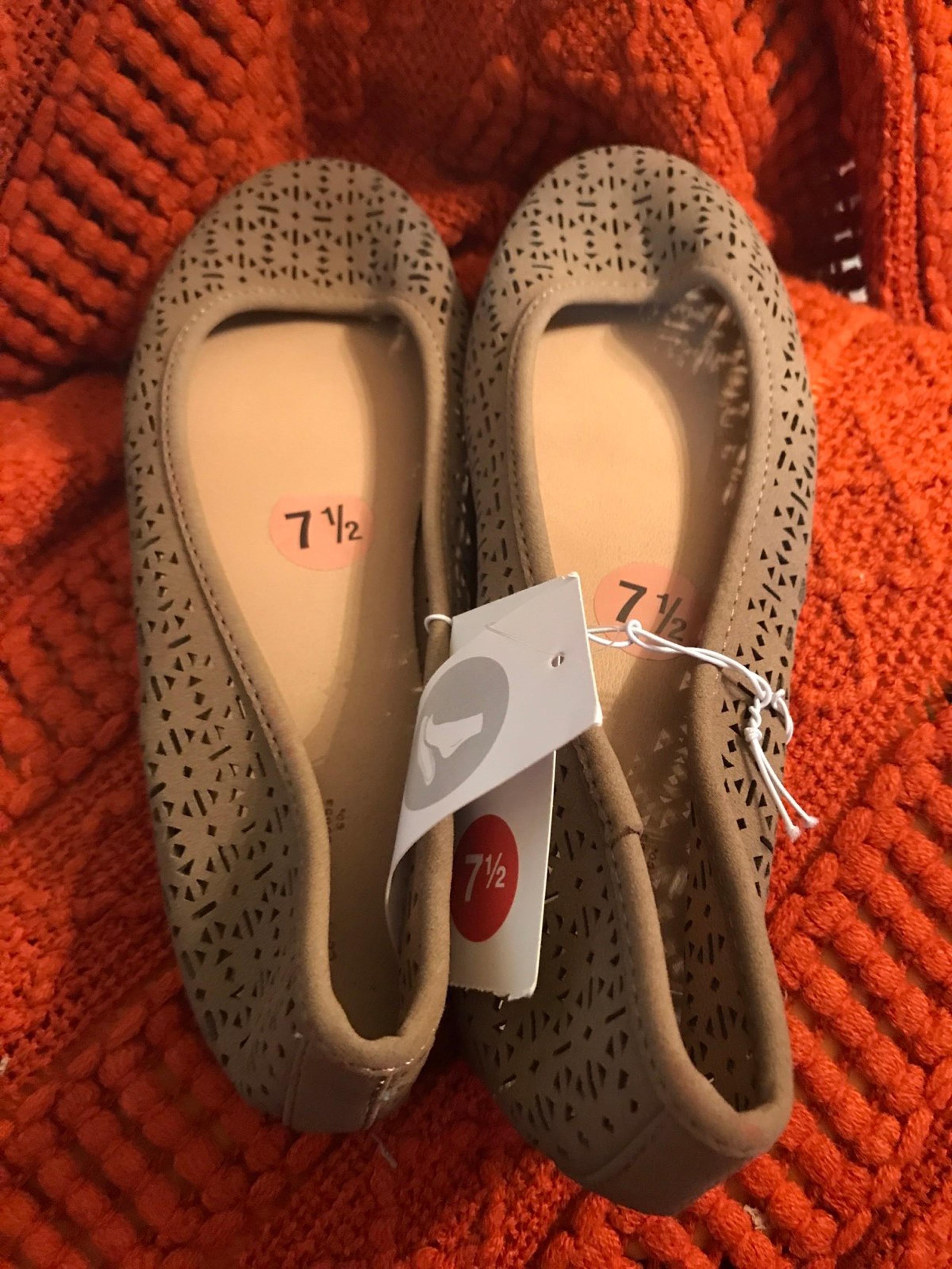 Universal Thread Flat Shoes