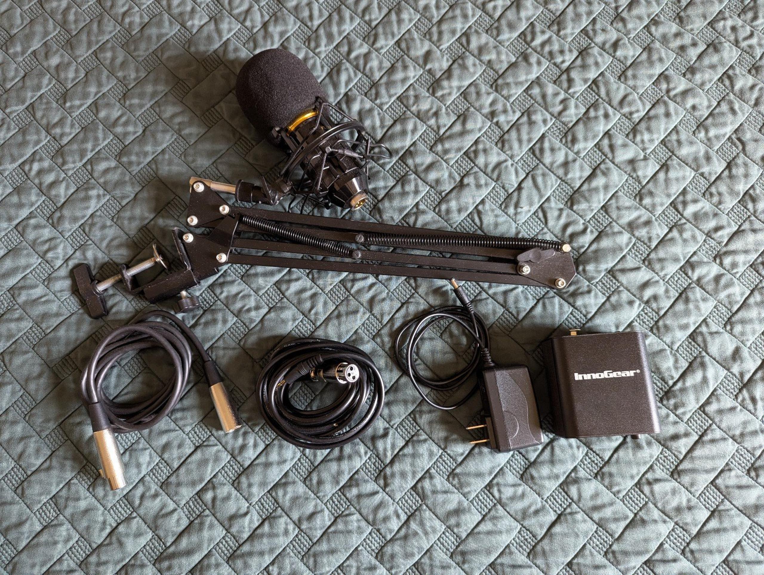 Condenser Mic + boom arm + phantom power supply xlr