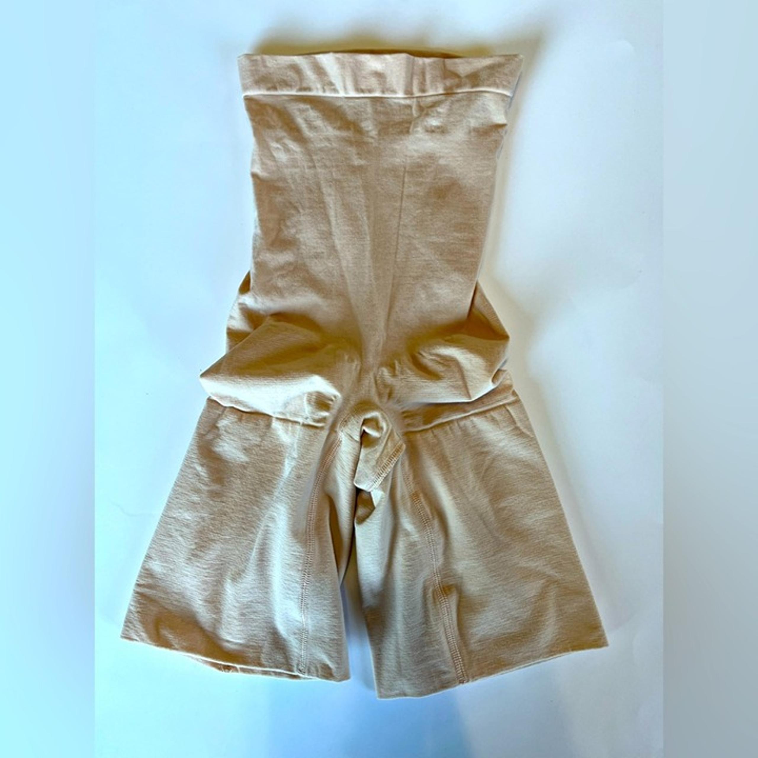 SPANX Women's Small SPANXsculpt Seamless Power Mid-Thigh Short Nude Shapewear
