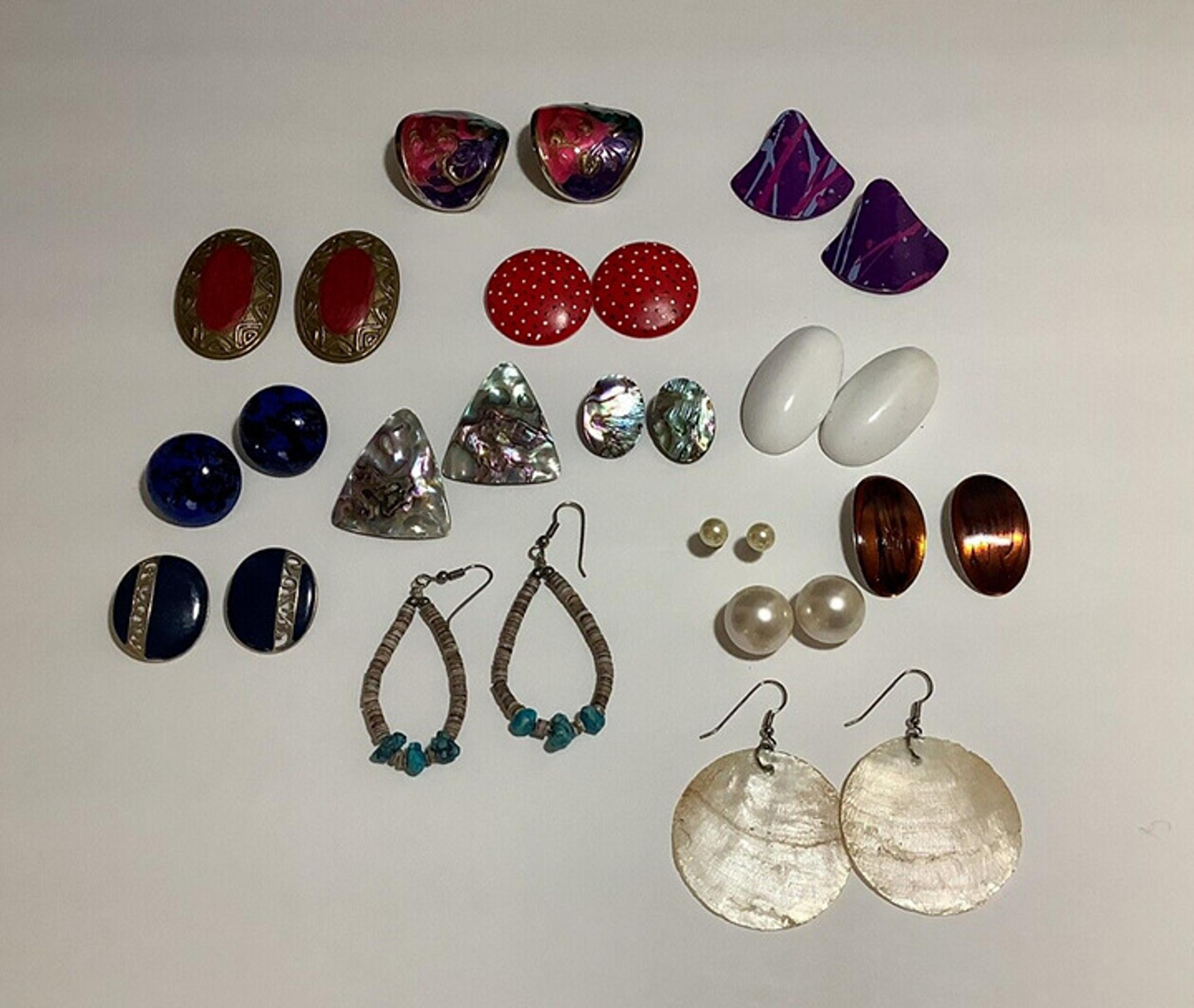 EARRINGS Pierced 37 Piece Lot Vintage Bold Classic Dainty Mixed Mediums