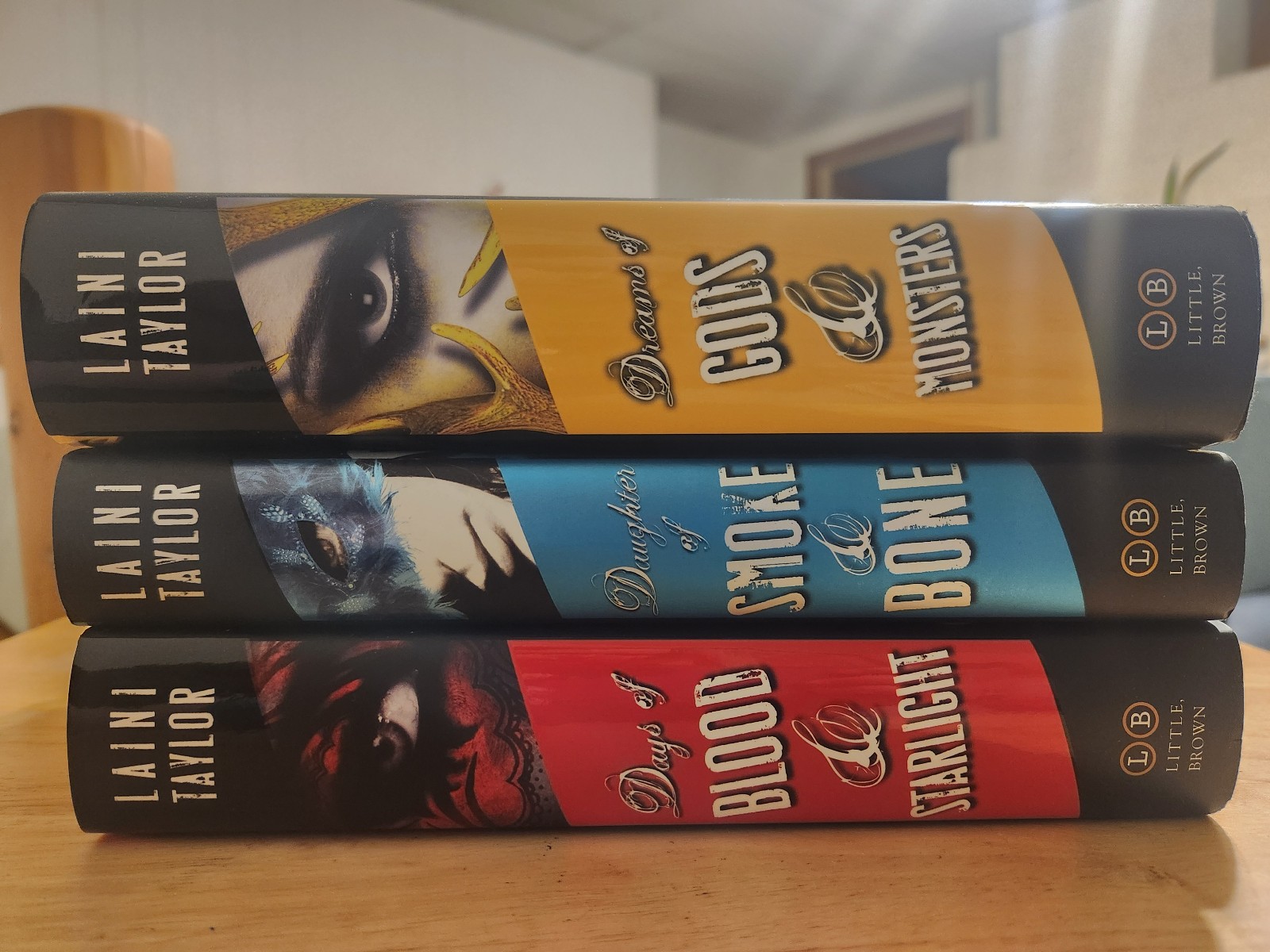 Daughter of Smoke & Bone series