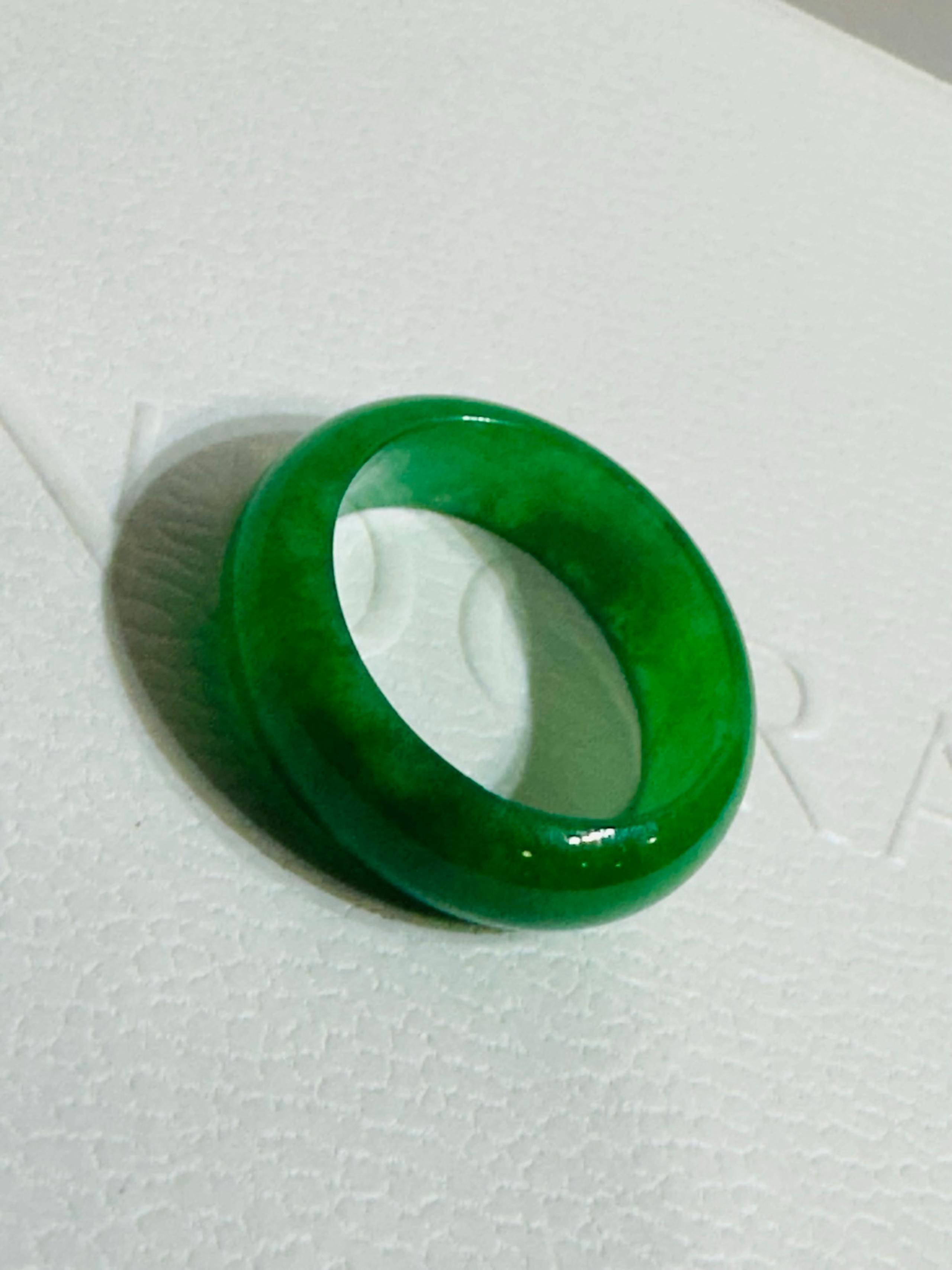 jade Ring & size is 5