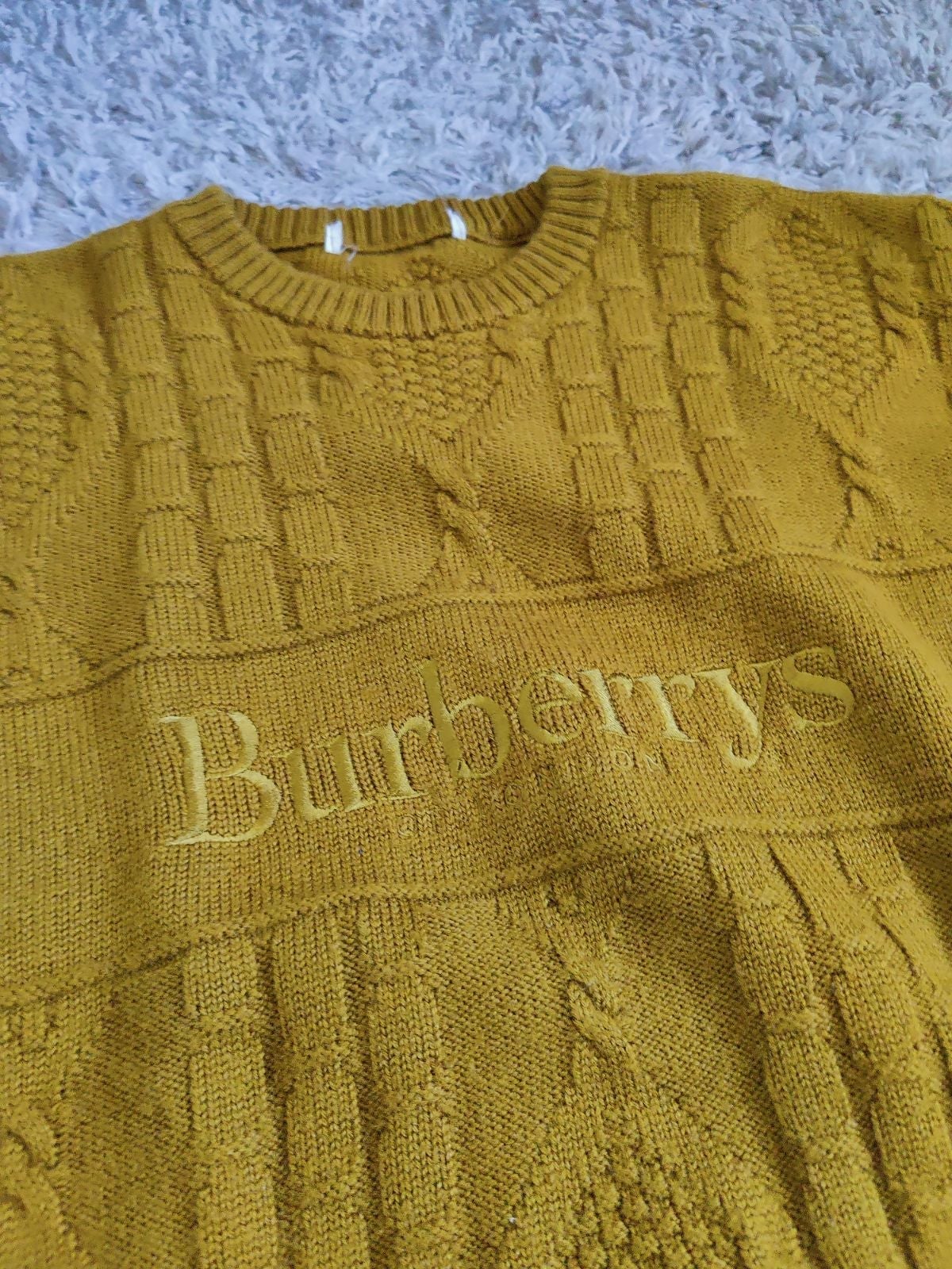 Vintage Burberry sweater knit