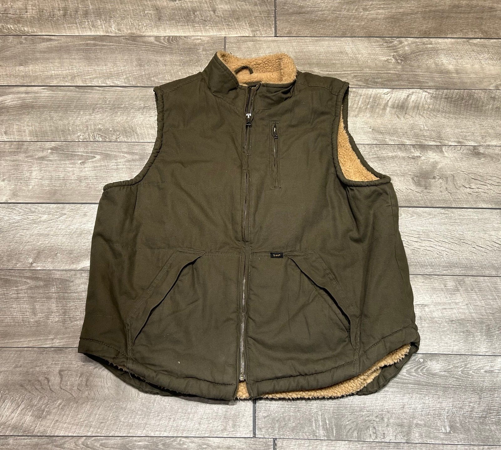 Lee Sherpa Faux Lined Men’s Brown Green Backpacking Hiking Vest Jacket Size XL