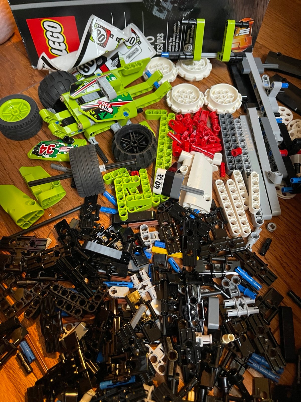 LEGO TECHNIC: RC Tracked Racer (42065)
